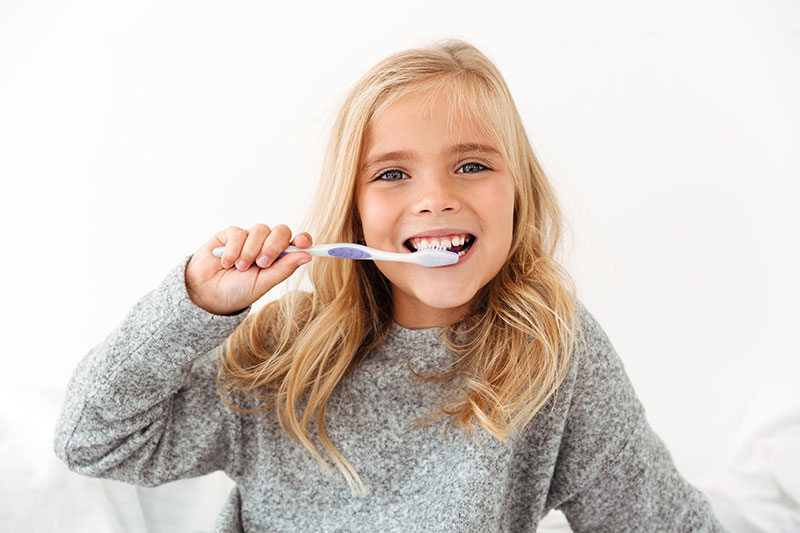 why-you-should-replace-your-old-toothbrush-strip3
