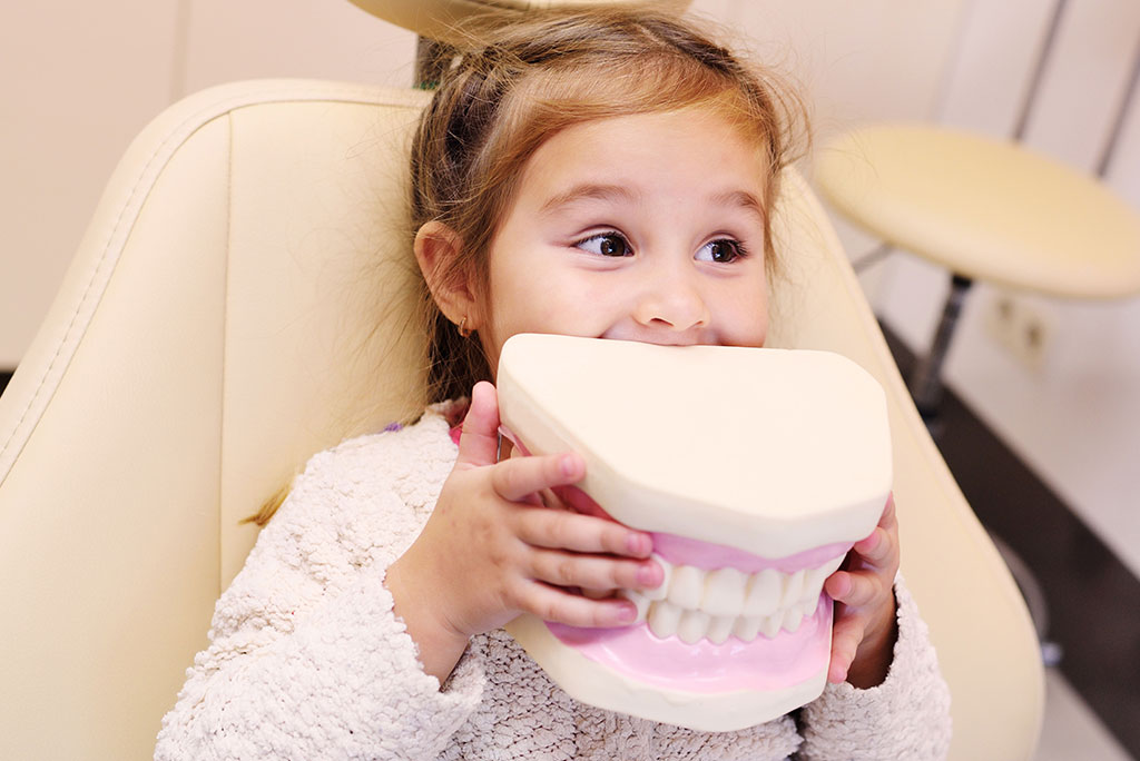 why-choose-pediatric-dentistry-for-your-child_strip3