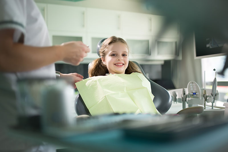 When to See a Dentist: A Guide for Parents