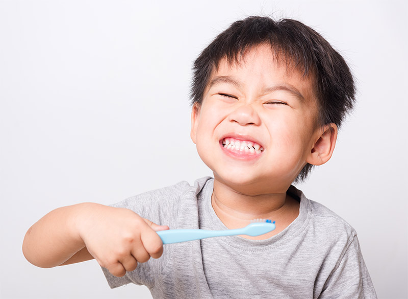 ensuring-the-dental-well-being-of-your-child-the-importance-of-choosing-the-right-toothbrush-strip1